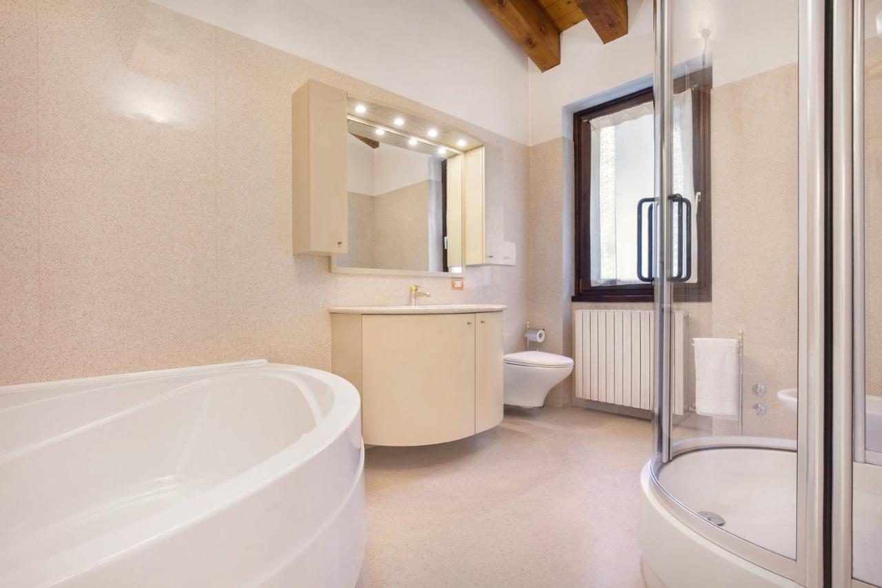 Villa Dismero-Un Oasi Di Lusso E Privacy ブレンゾーネ エクステリア 写真